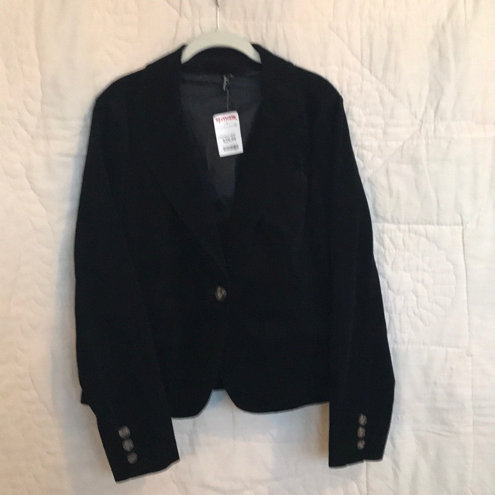 Black “one button”  Blazer!
